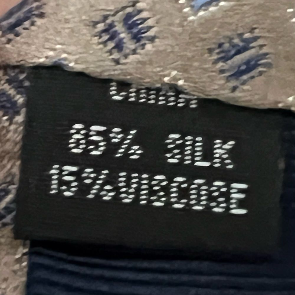 Michael Kors Silk Blend Embroidered Mens Designer Tie Tan Preppy Neutral Necktie - Picture 8 of 9